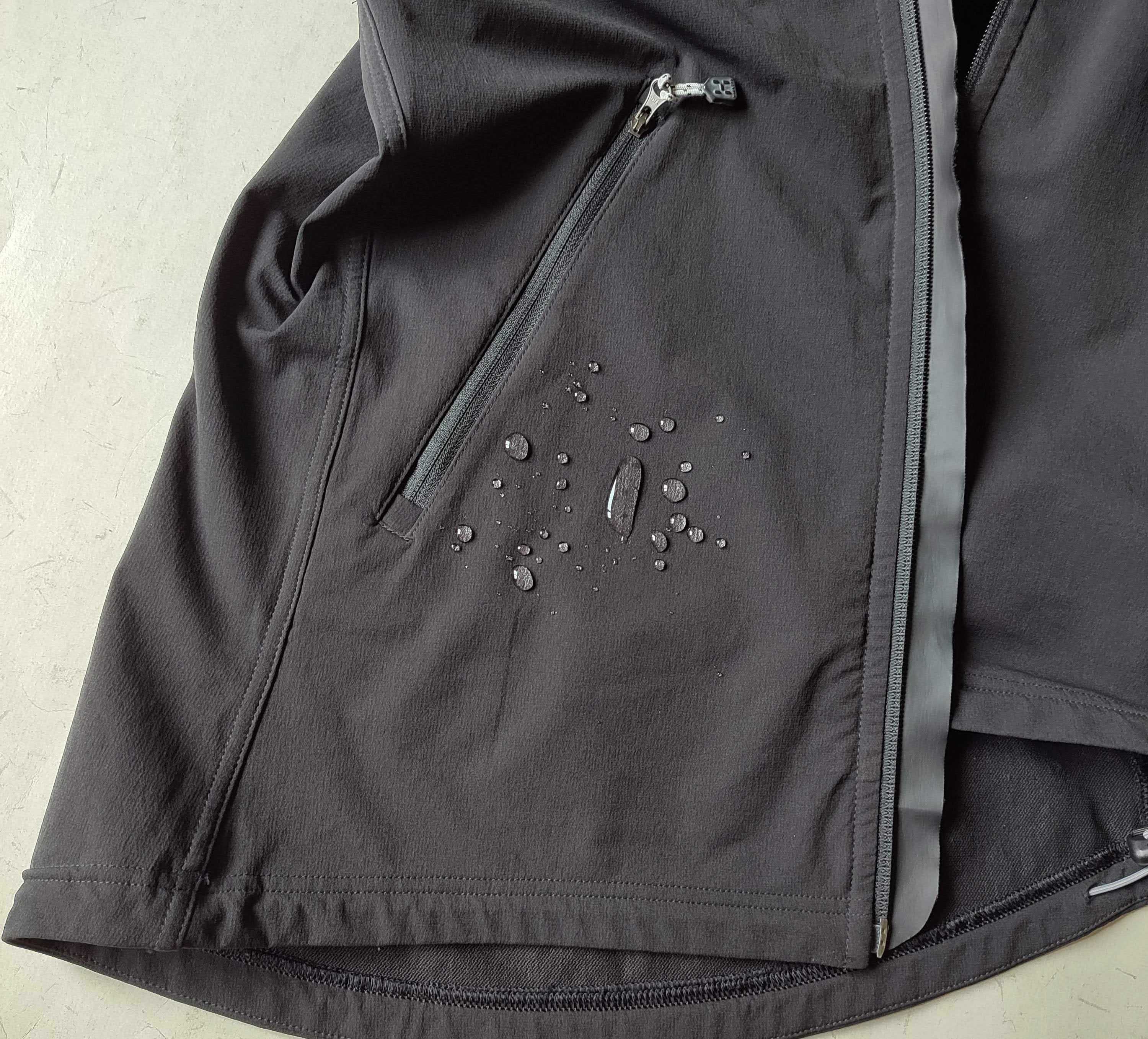 Куртка HAGLÖFS Softshell Wos S black