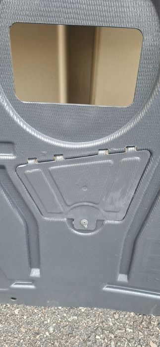 Osłona silnika  bmw  e90 e91 e92