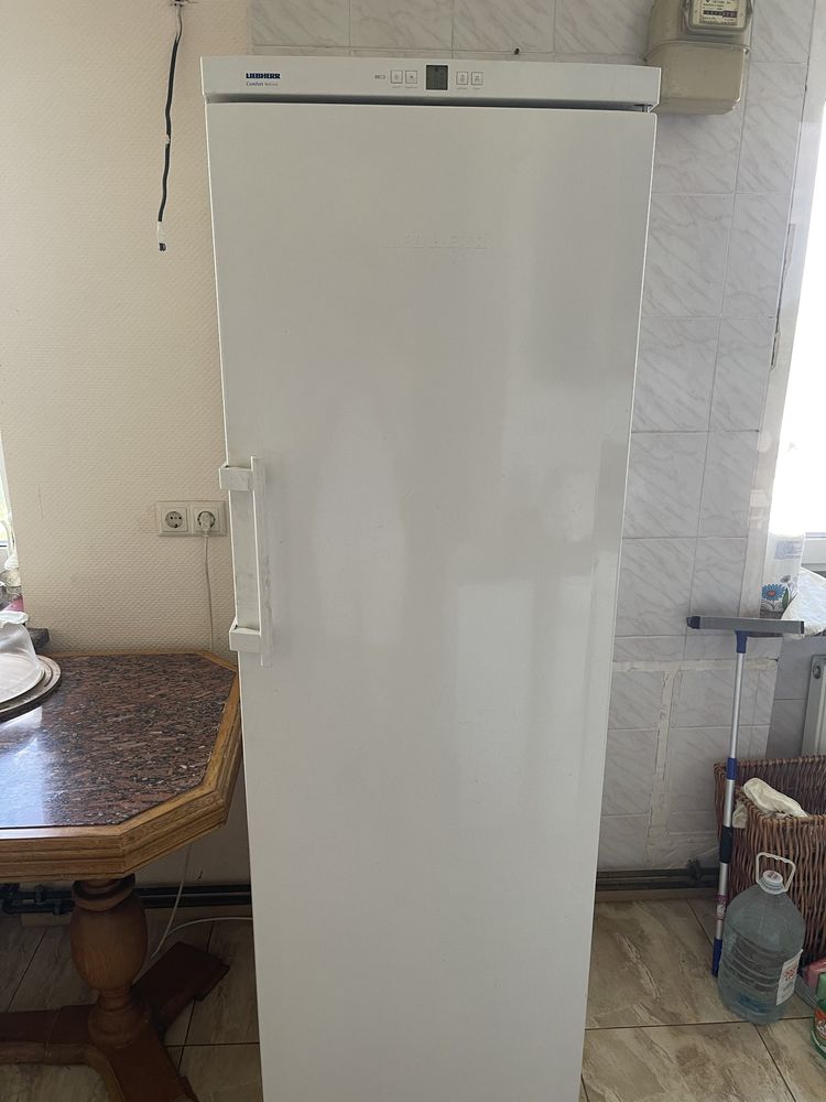 Морозильна камера Liebher GN 3023