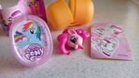 Hasbro / My Little Pony - konik Pinky Pie + naklejka + brokatowa ramka