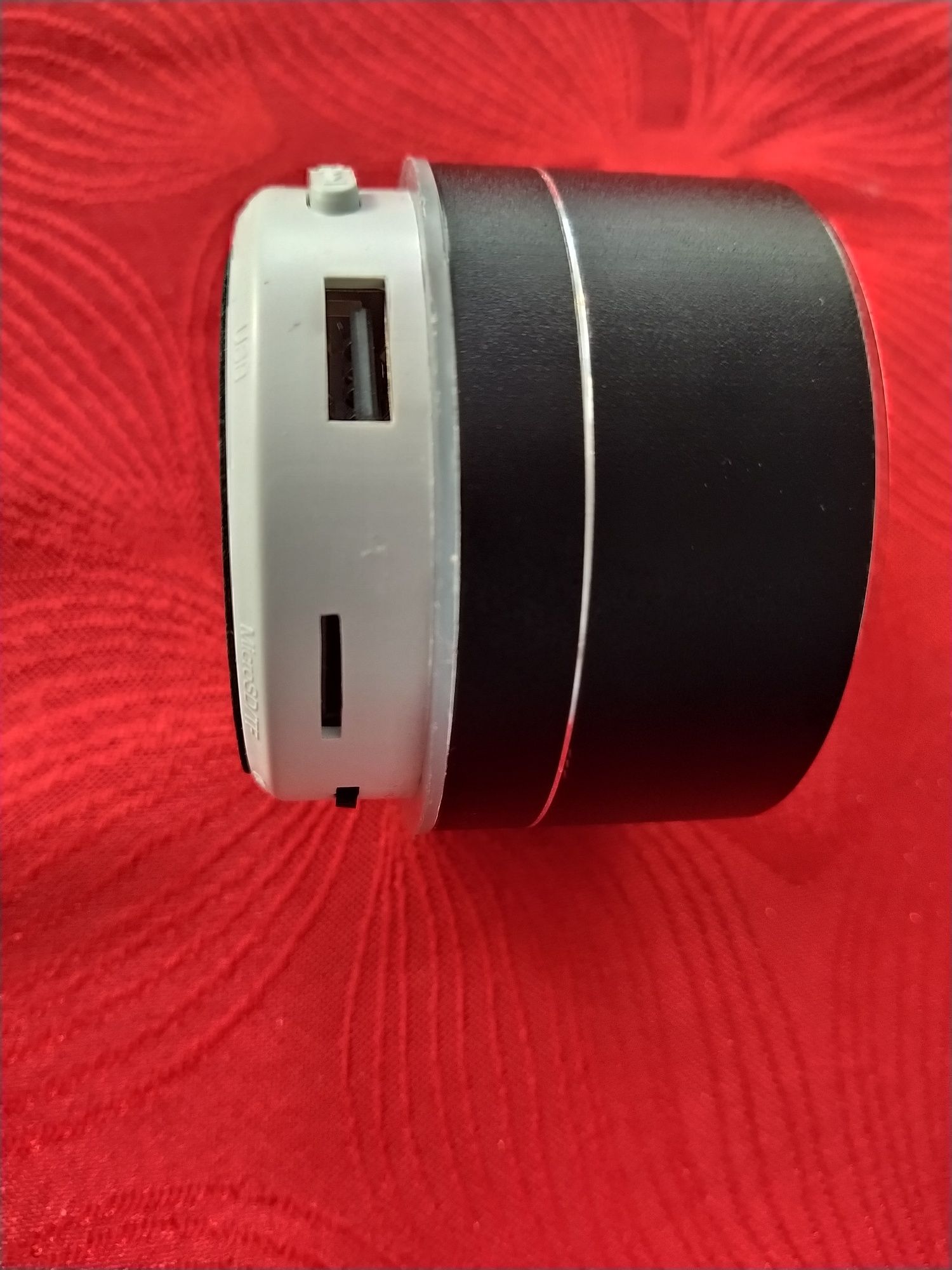 Głośnik bezprzewodowy Bluetooth z wejściem na Micro SD, USB typu B.
