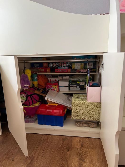 Комплект меблів у дитячу