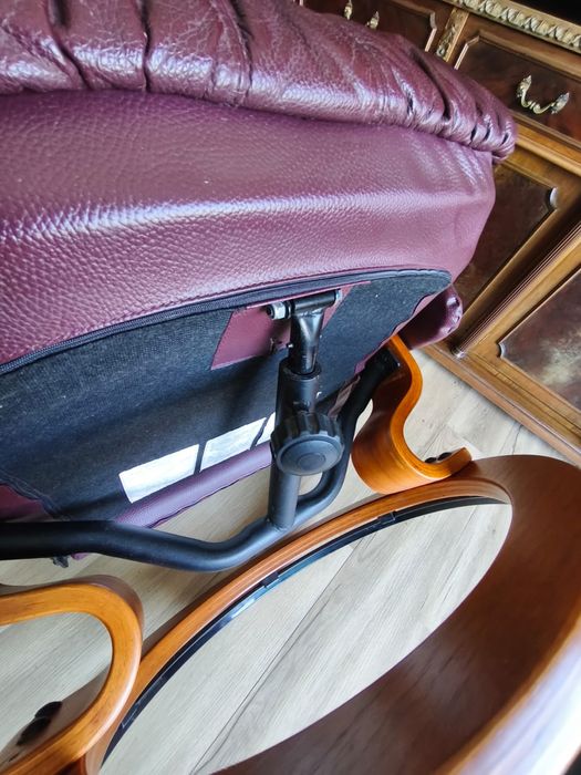 Poltrona Suíça em couro legítimo