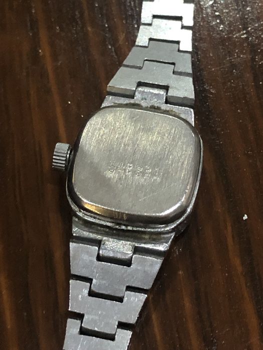 Zabytkowy zegarek damski radzieckiej marki Yanka Ussr Vintage