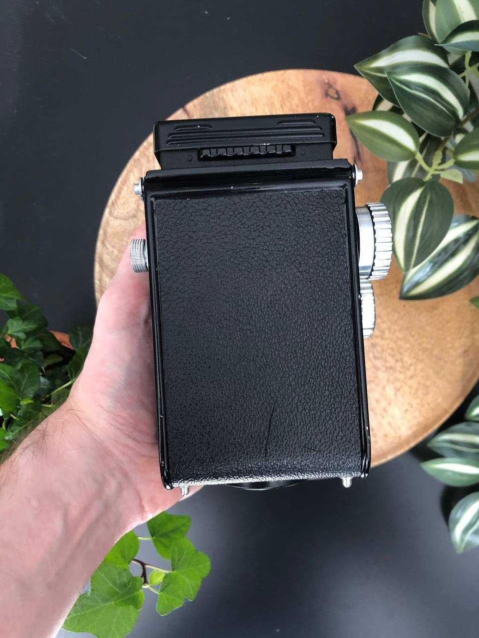 Плівочна фотокамера Firstflex TLR