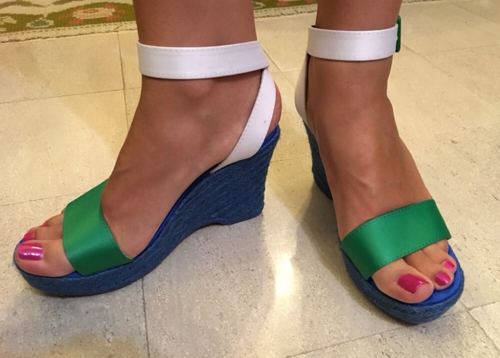 Sandálias/Sapatos salto alto azuis e verdes, marca Benetton - NOVOS