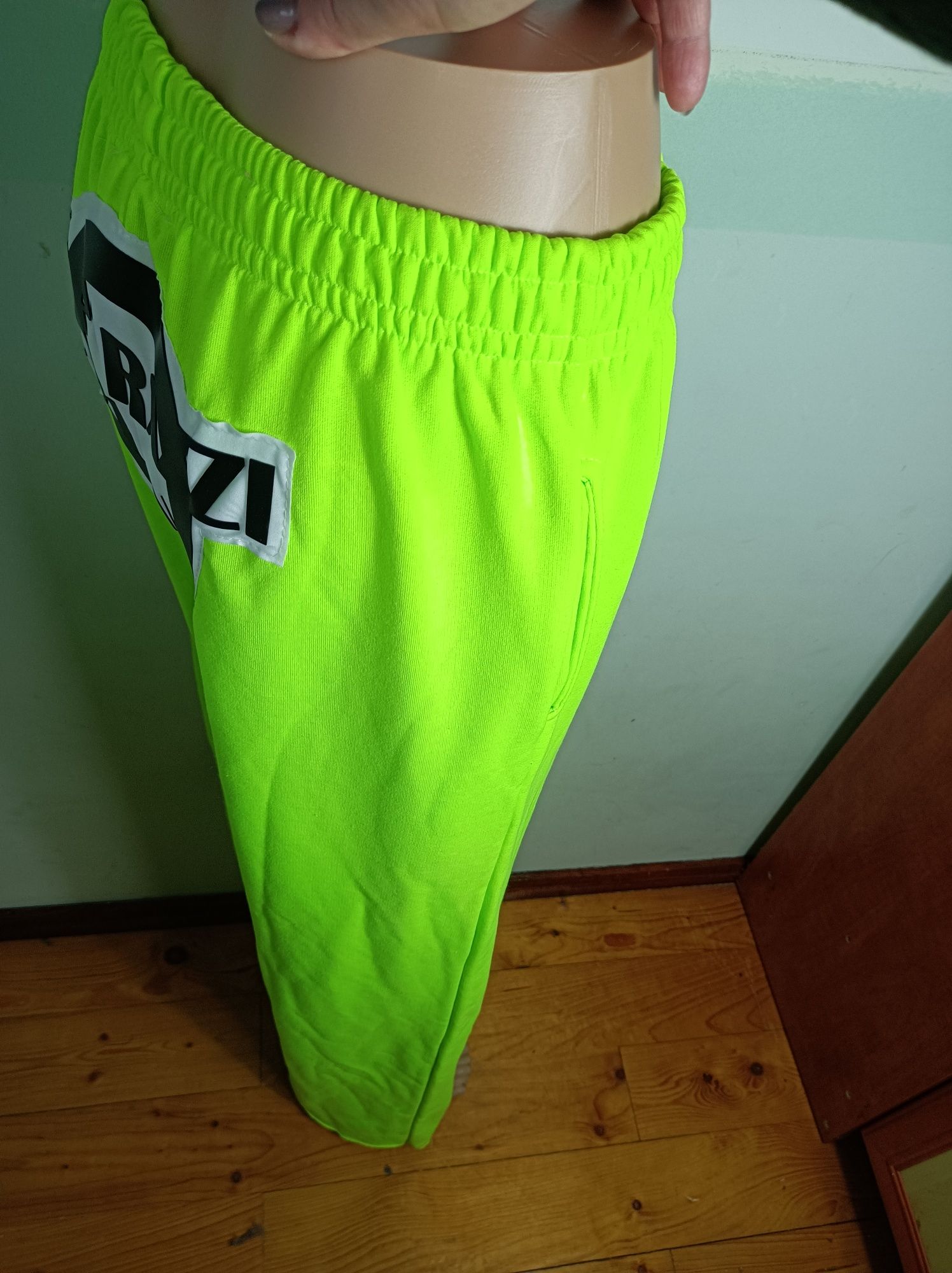 Neonowe spodnie dresy  Paparazzi Fashion XL 42 2xl 44