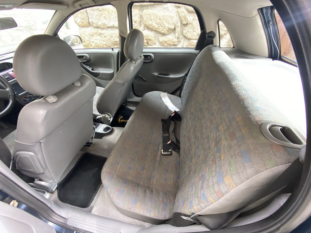 Corsa esta impecavel