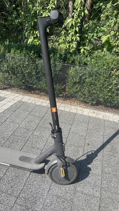 Elektryczna hulajnoga XIAOMI MI Electric Scooter Essential