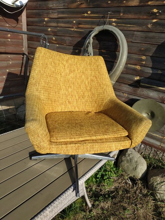 Fotel obrotowy klubowy kubełkowy PRL