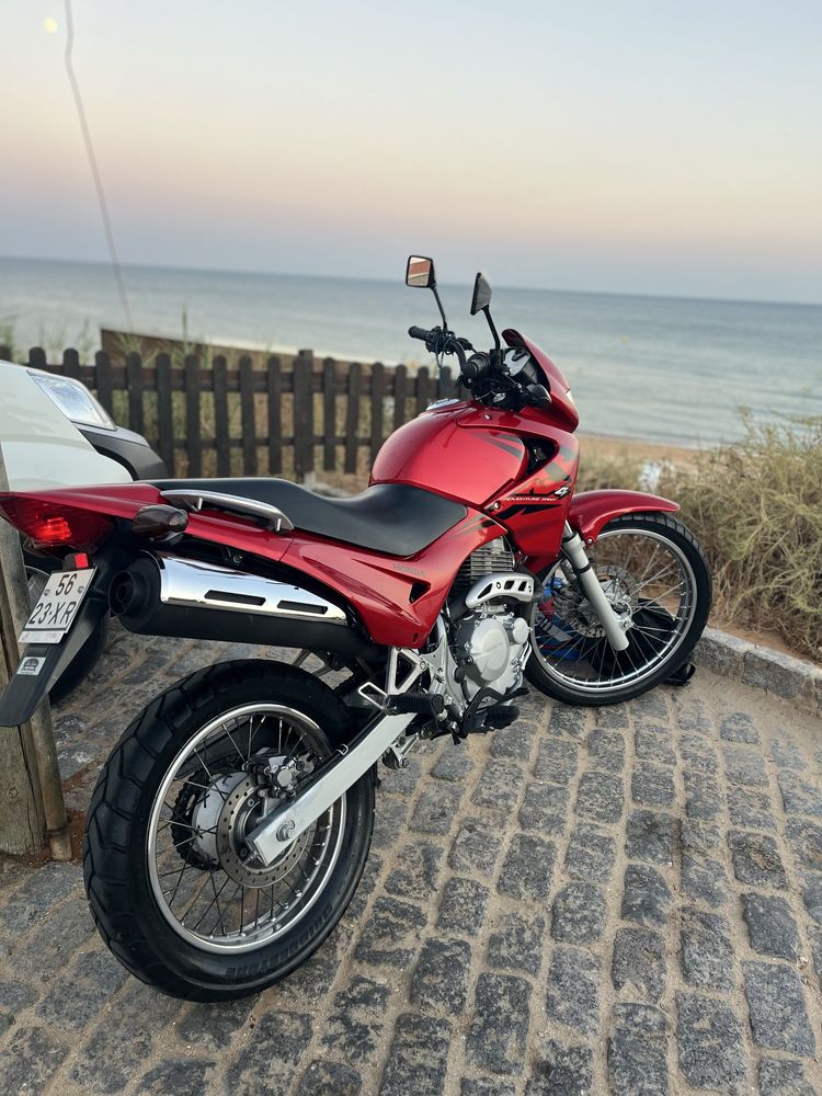 Moto falcon nx400
