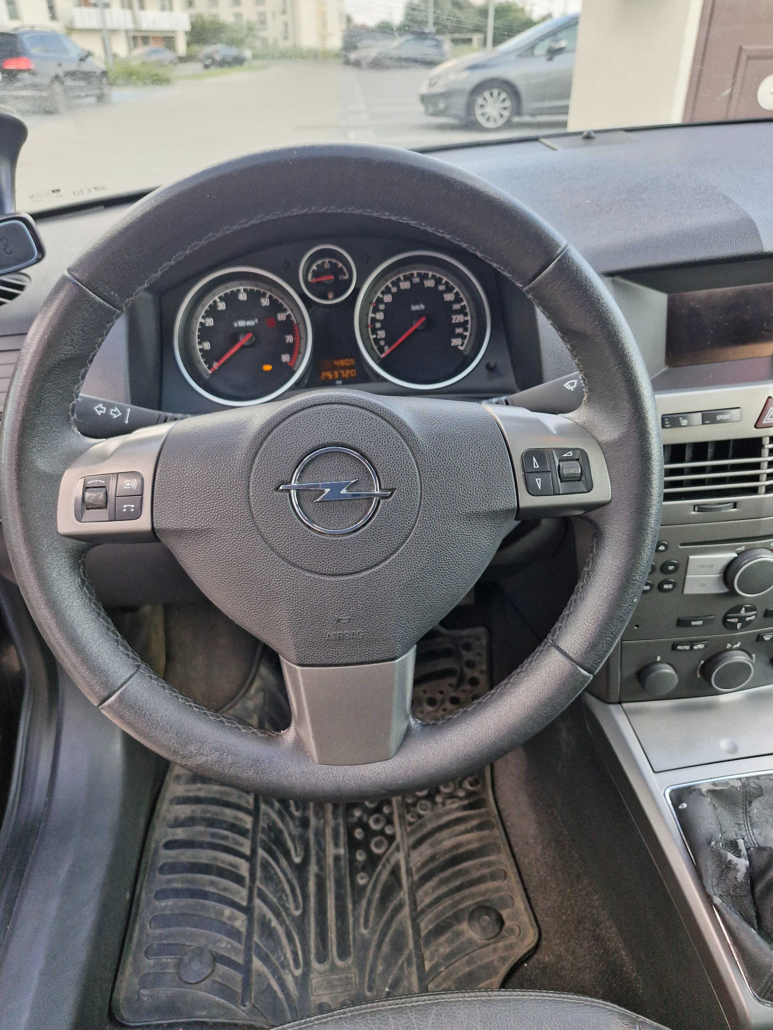 Opel Astra  H GTC