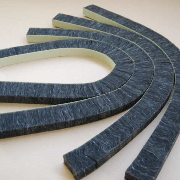 Ущільнювач профнастилу, металочерепиці; карнизу/конька, 1 метр