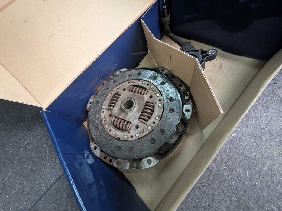 Комплект зчеплення 8200895182 RENAULT к4m 1.6i Megane Scenic