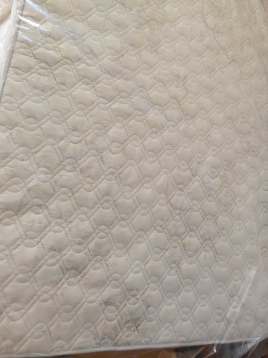 Colchão de corpo e meio 120x180 em ótimo estado