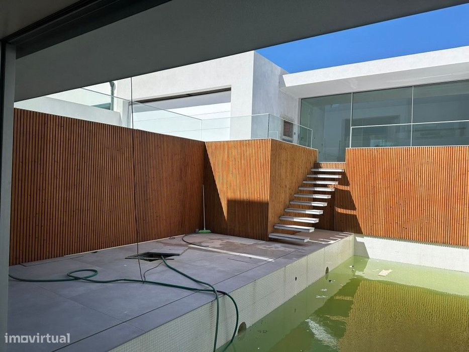 Moradia de Luxo com piscina em Gaia