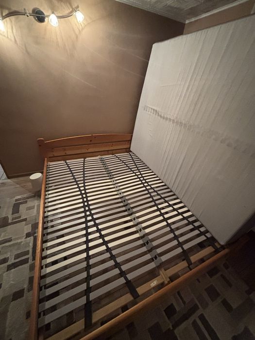 Łózko drewniane 160x200 ze stelazem