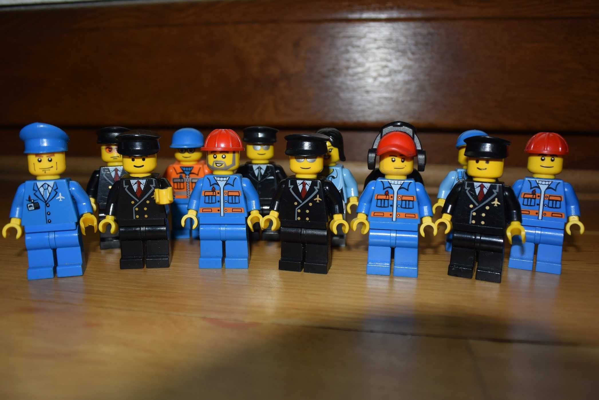LEGO CITY Lotnisko Figurka Unikat Pilot Stewardesa Nawigator Obsługa
