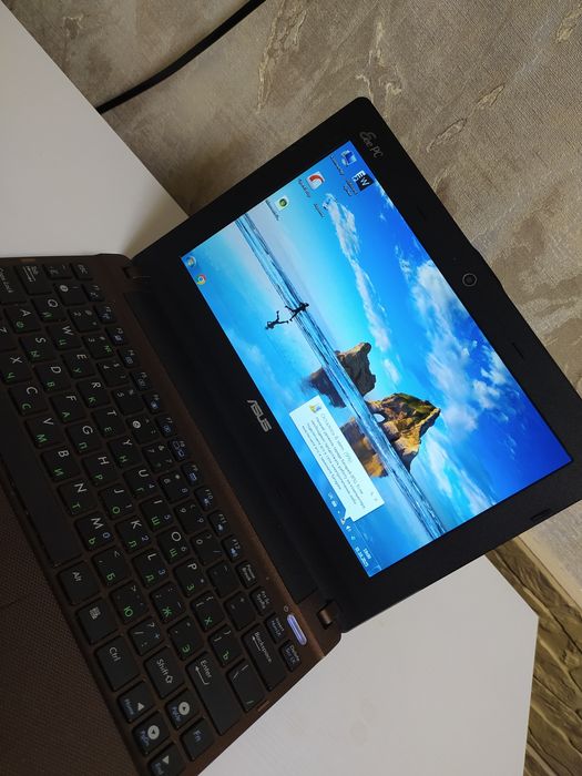 Нетбук Asus повністю робочий