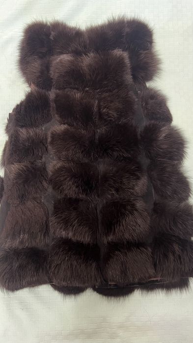 Жилет песец шоколадного цвета