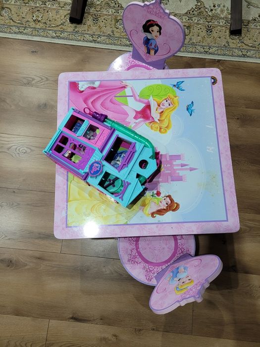 Stolik dla dziewczynki krzesełko drewniane