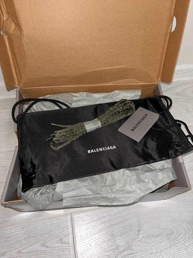 balenciaga runner