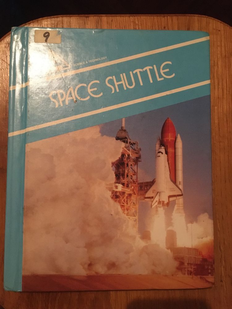 Space Shuttle книга англійською мовою