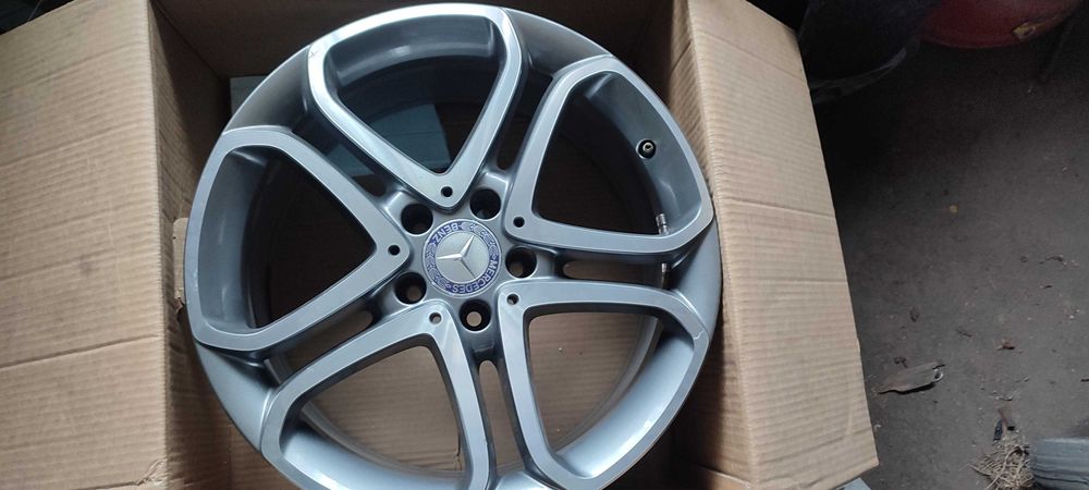Mercedes  CLS W218 felgi aluminiowe  18 dwie szerokośći stan idealny