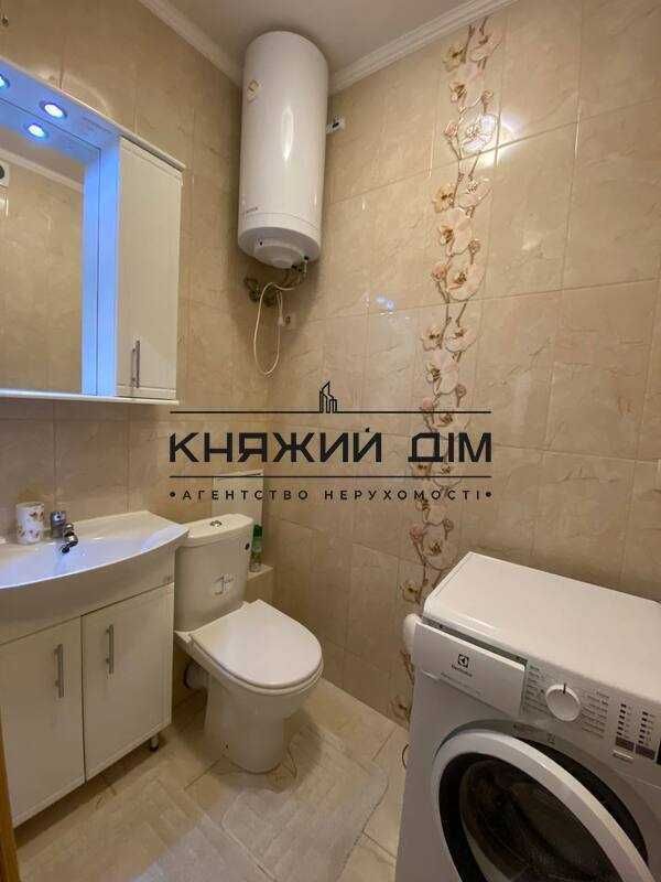 Оренда 3 кім.кв.  м.Іподром Код об'єкту № 11201861