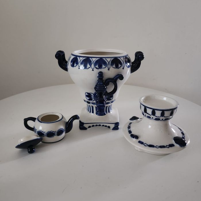 Samowar porcelanowy ozdobny Gżel
