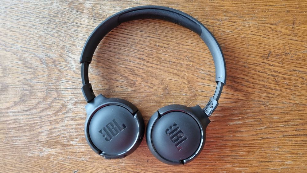 Продам навушники JBL Tune560BT