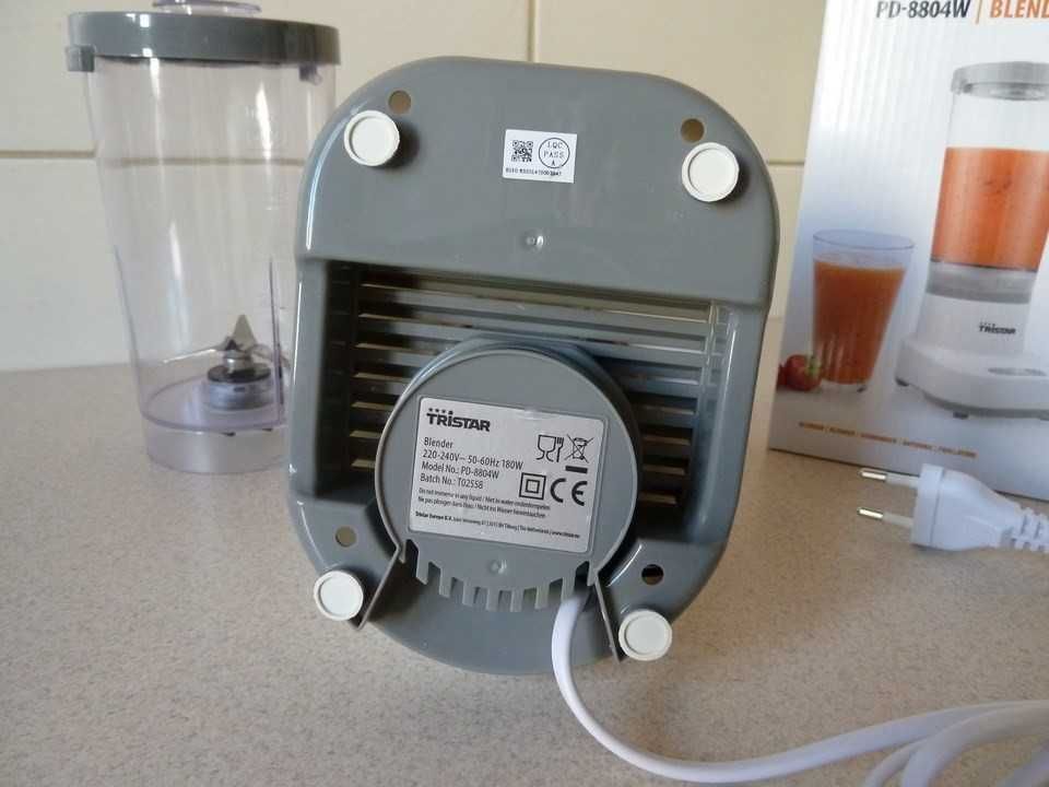 Blender TRISTAR PD-8804W, Kielichowy.