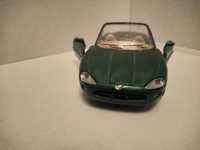 Jaguar XK 8 New ray 1/32 skala z 1999 roku