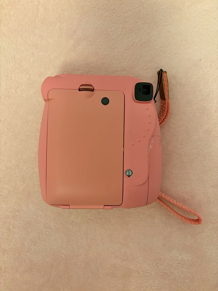 Instax cor rosa.