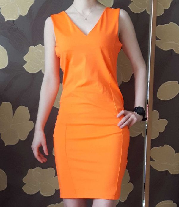 Pomarańczowa neonowa sukienka MOHITO