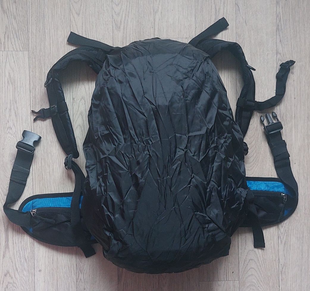 Рюкзак б/у спортивный 25L, c дождевиком