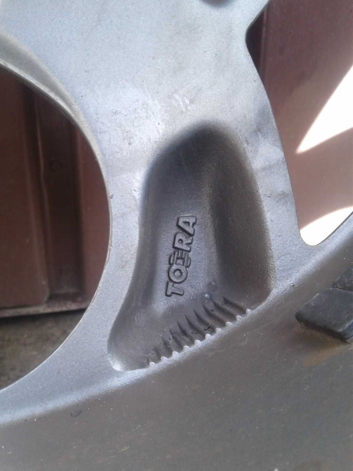 Alufelgi z Oponami Lato 215 45 R17 Y XL 5x98 ALFA ROMEO TORA ET40.5