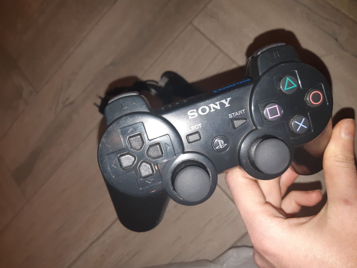 Продам игровую приставку Sony PlayStation 3 Slim CECH-2008B.