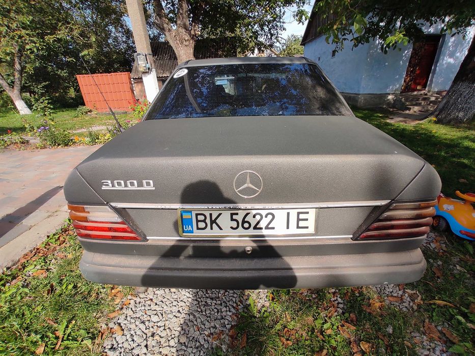 Мерседес бенс 124