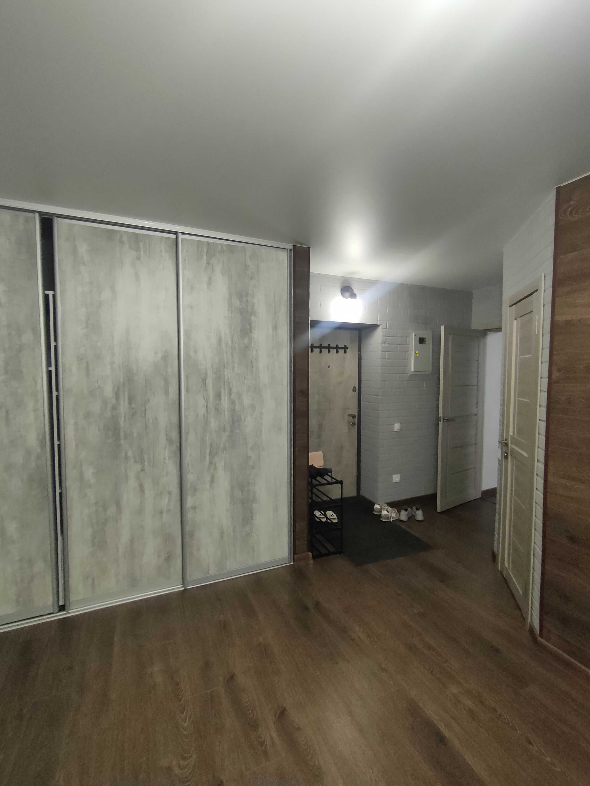 Продам 1 кімнатну квартиру по проспекту Левка Лук'яненко з ремонтом