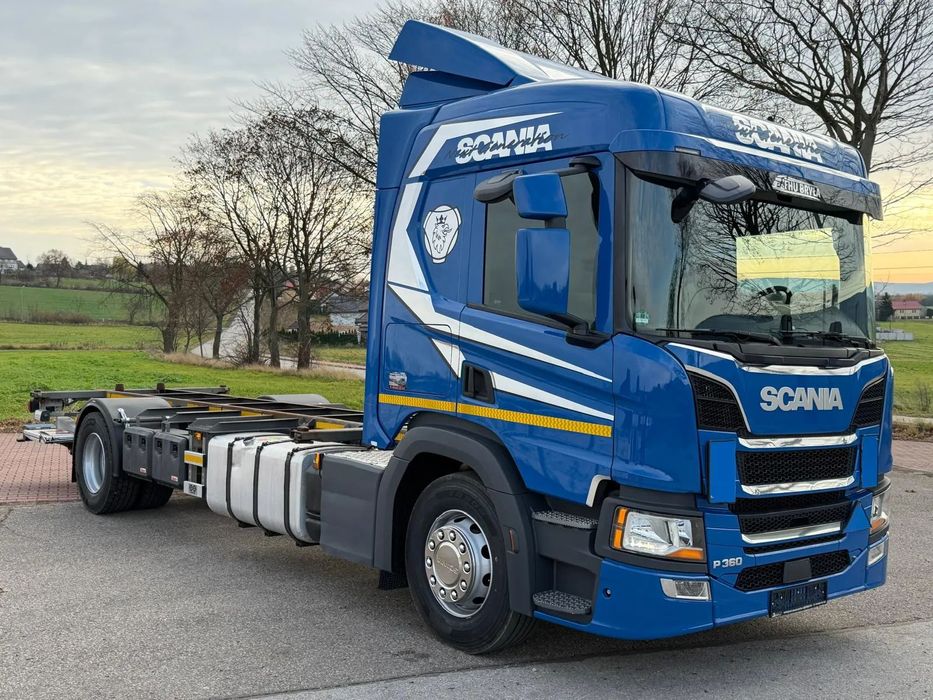 Scania P360 / P410 / BDF / RAMA / FIRANKA / PEŁNA SYPIALKA / WINDA /  E6 / CAŁA NA PODUSZKACH / ROZSTAW OSI 5.5M / LAWETA / DO ŻYWCA / DO BYDŁA  / DO ZABUDOWY / SPROWADZONA