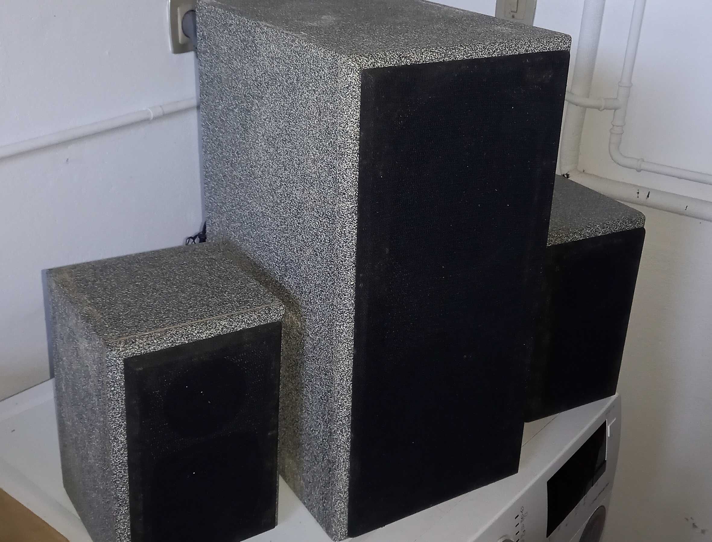 Colunas de som CAT modelo Berlin com Sub - amplificado