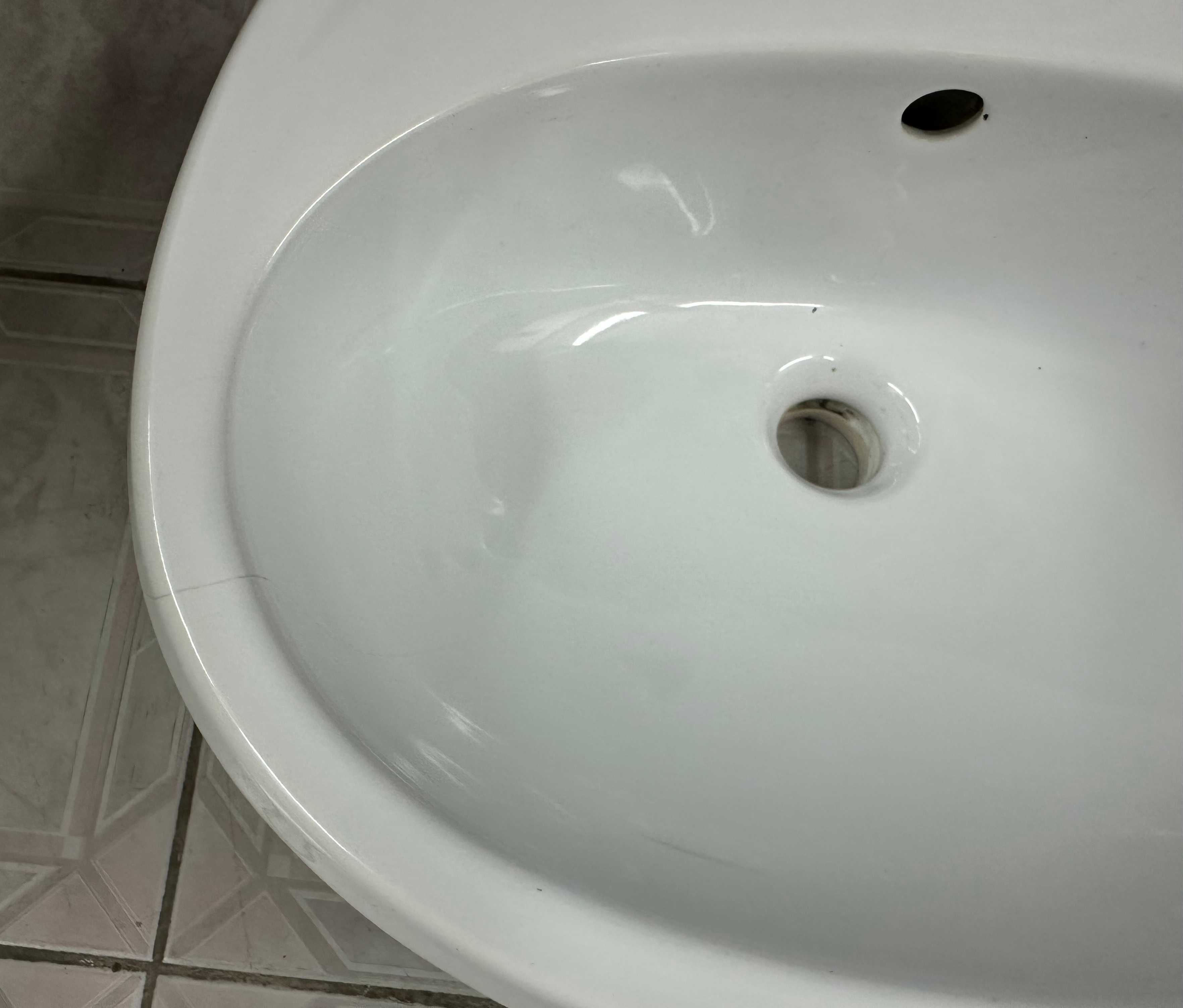 Umywalka ceramiczna