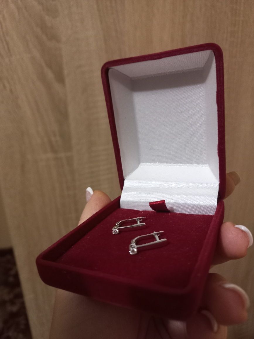 Сережки з діамантами