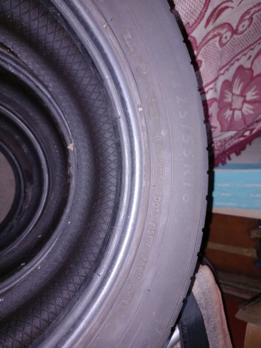 4 pneus Dunlop 225/55/16
Alguma duvi