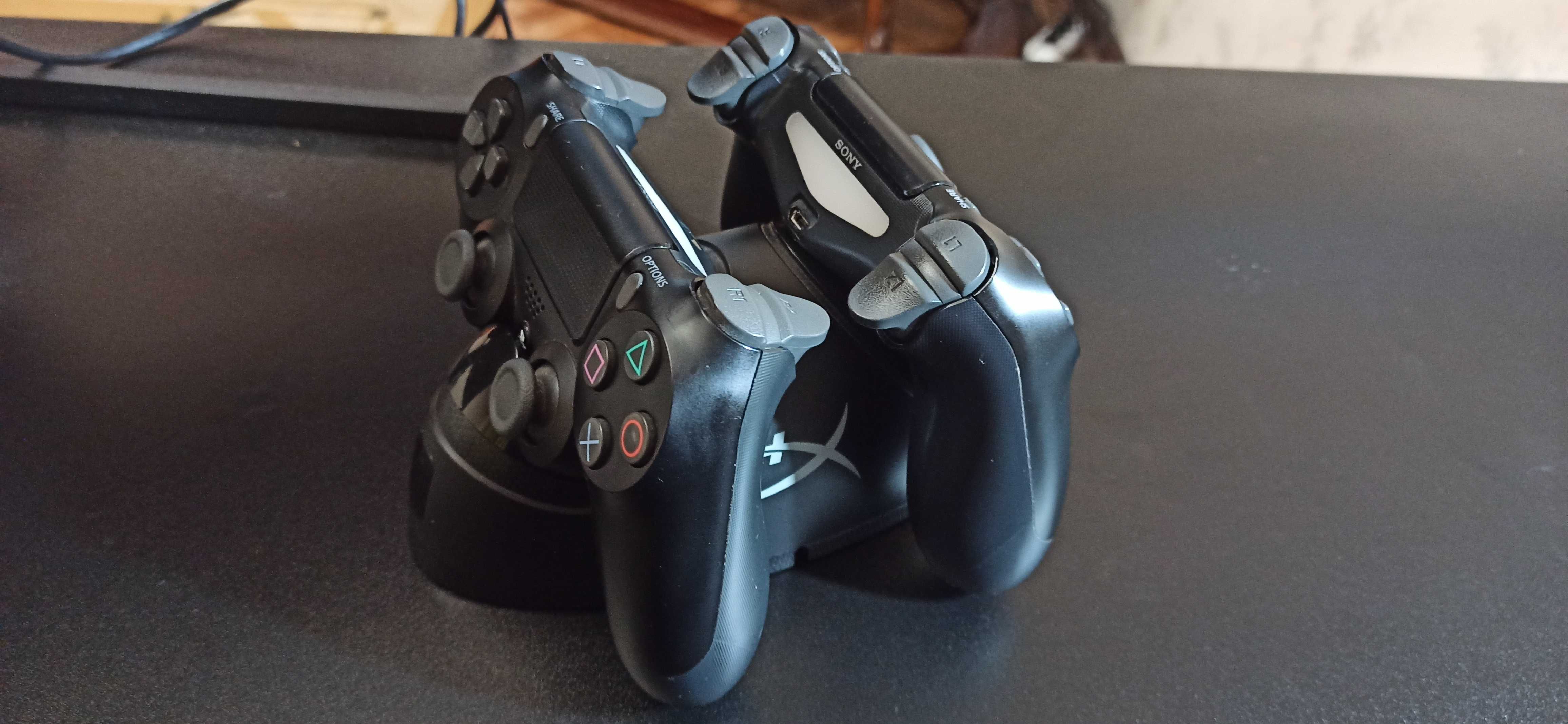 PlayStation 4 Slim 1 ТБ: два DualShock 4, зарядка та 3 гри