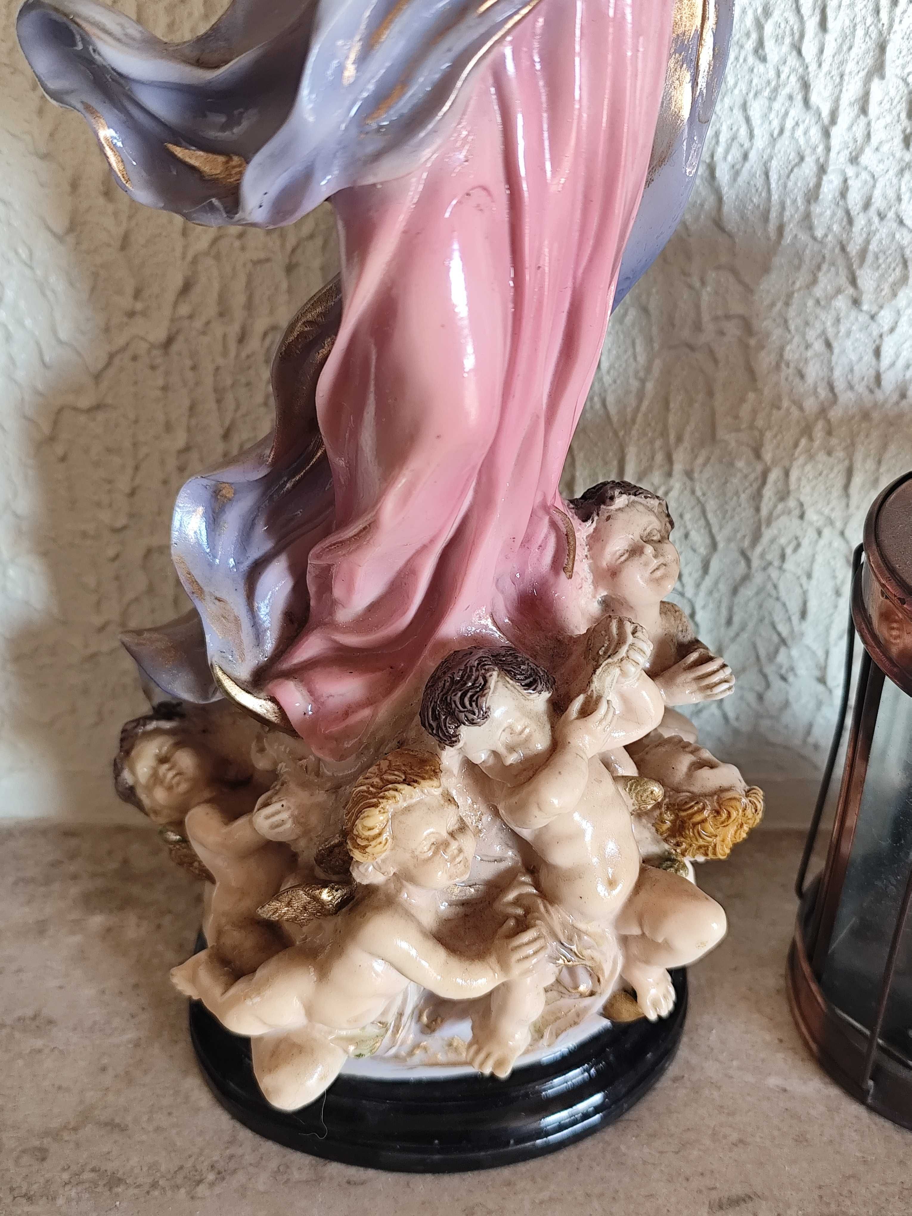 Figura religiosa em bom estado