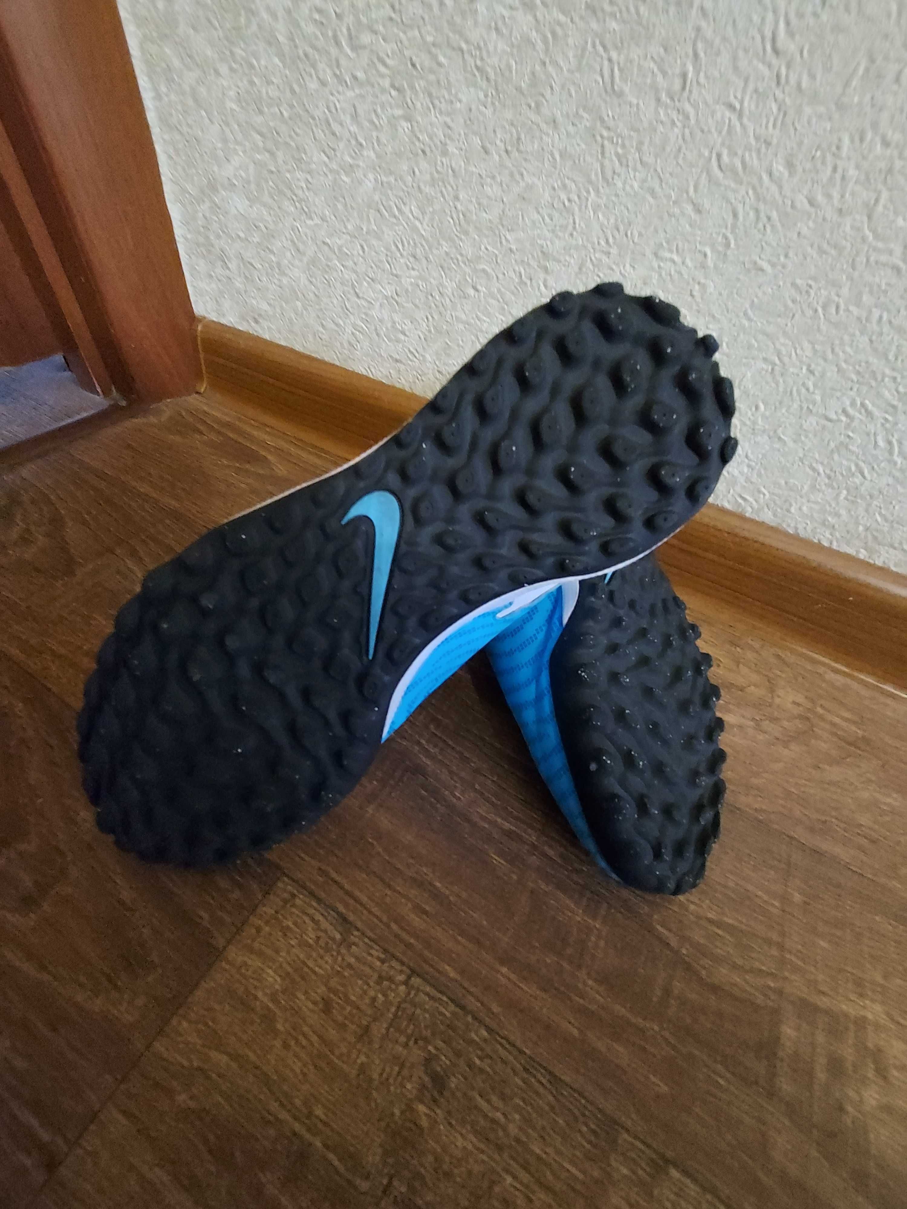 Футбольне взуття
