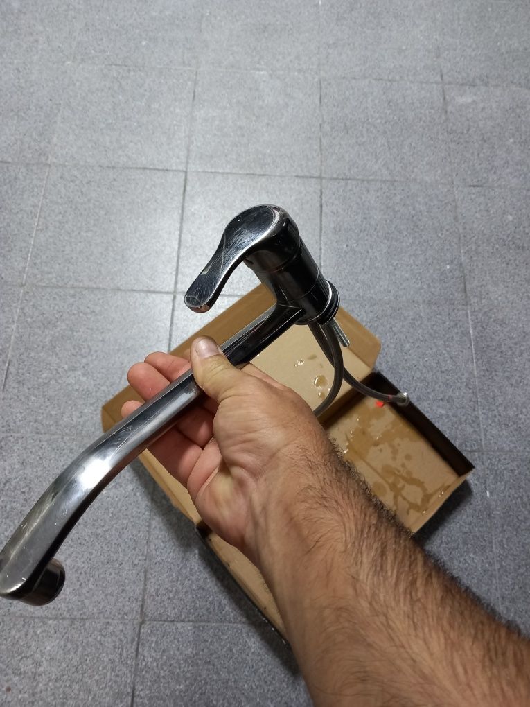 Torneira misturadora.