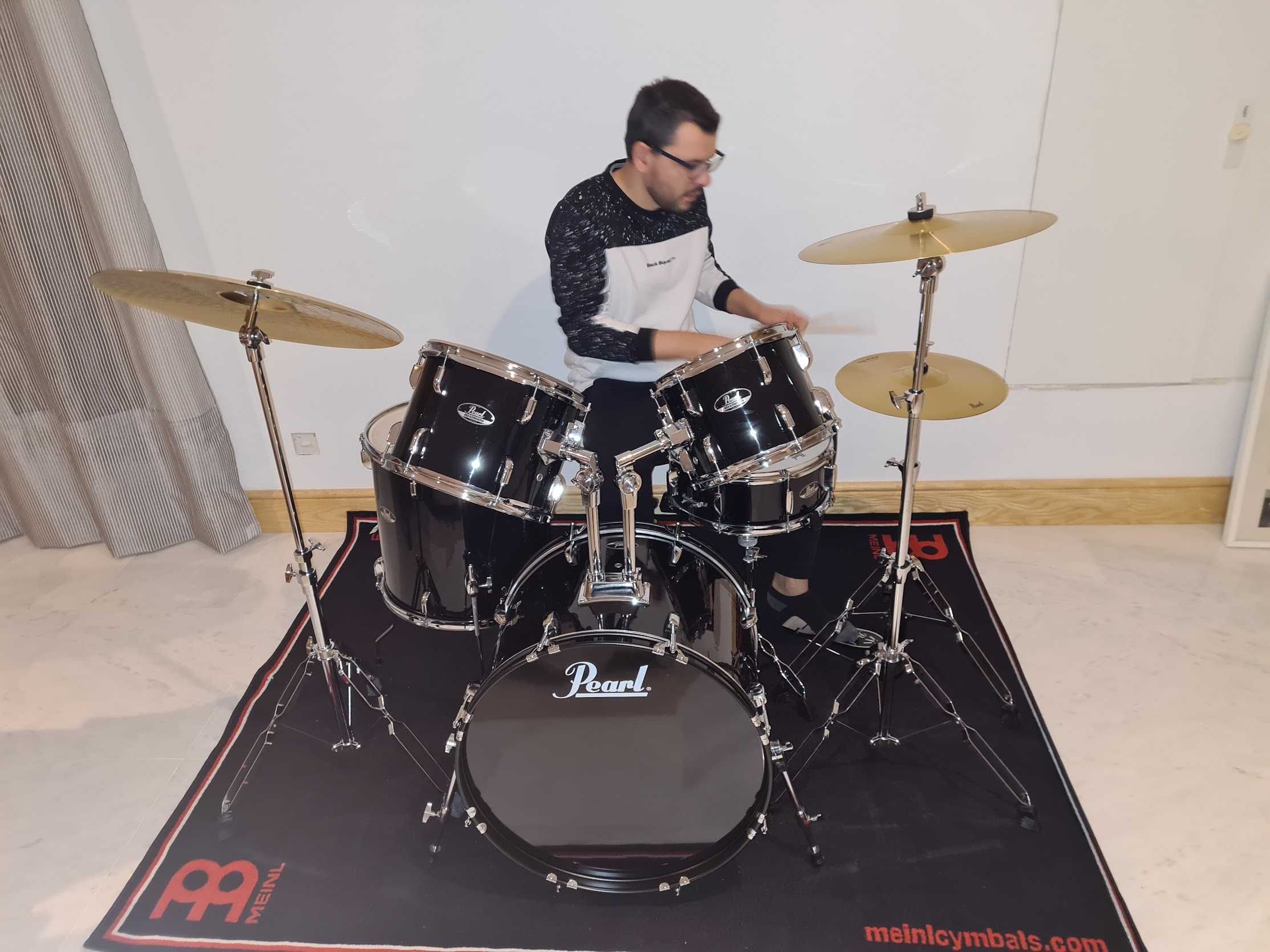 Pearl Roadshow Fusion Jet Black 22"